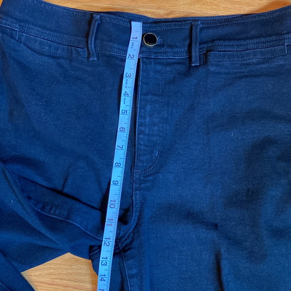 Ann Taylor Wide Crop Black Jeans. Size 12 - Picture 10 of 15